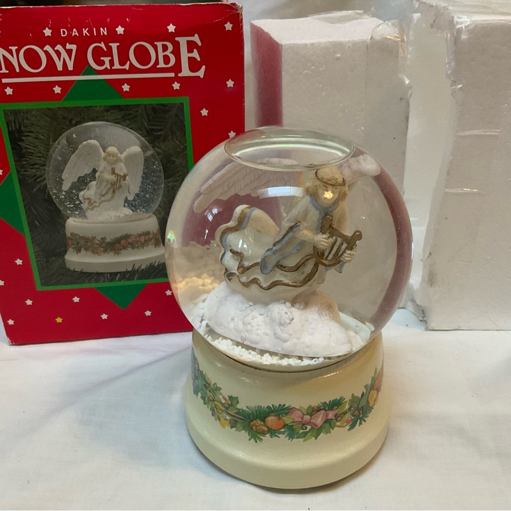 Vintage Dakin Snowglobe Angel w/ Lyre Christmas Holiday Decoration Décor 1989